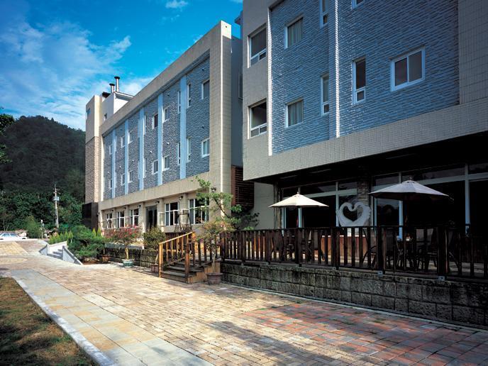 The Solas Hot Spring Resort Nantou 外观 照片